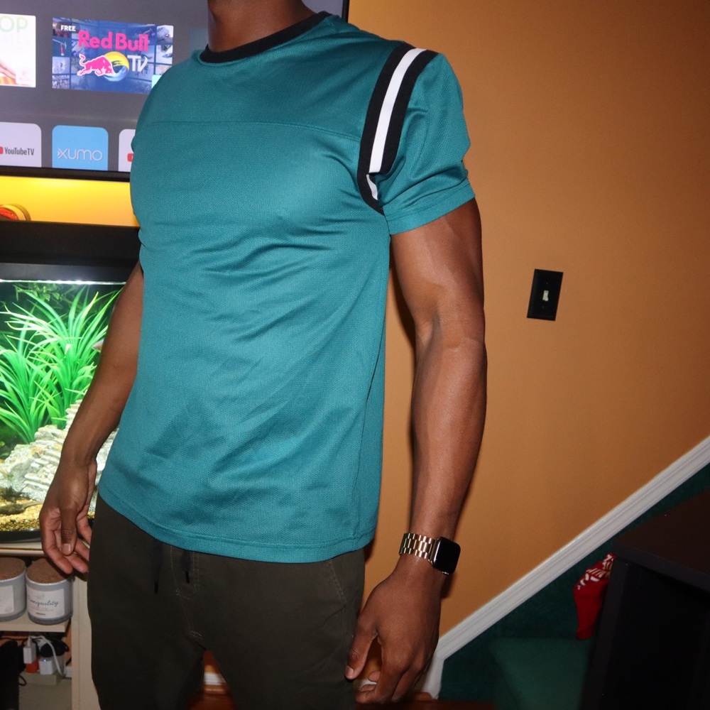 Forever 21 men’s teal t shirt